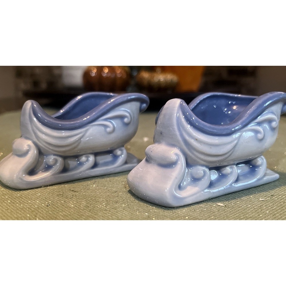 Beautiful Pair of 2  Small Dutch Christmas Sleighs Ceramic~excellent!